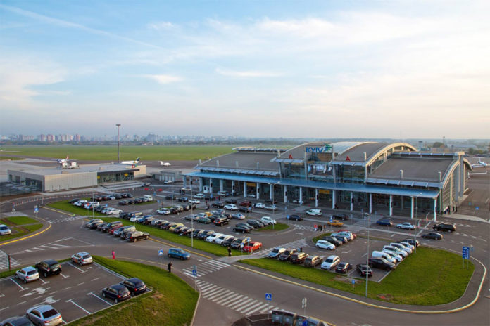 Аеропорт Жуляни можуть закрити на рік для проведення капітального ремонту злітно-посадочної смуги, повідомив в інтерв'ю Інтерфаксу глава ради директорів приватної компанії «Майстер-Авіа», яка управляє аеропортом, Денис Костржевський