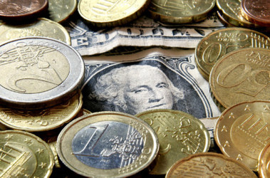 19 грудня 2011, 7:30 Переглядів:   Зараз в обмінниках євро продають по 10,55, але може впасти ще на гривню