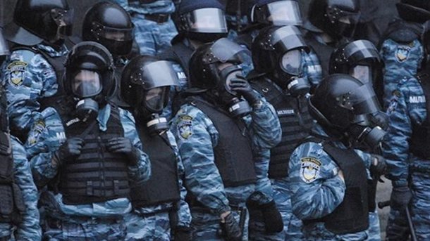 7 листопада 2017, 19:39 Переглядів:   Ліквідоване в 2014 році підрозділ міліції особливого призначення Беркут