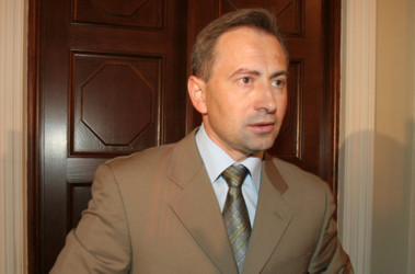 5 лютого 2011, 14:41 Переглядів:   Томенко хоче, щоб приставка народний ісчесла з посади депутата, фото Сегодня