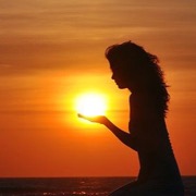 Малюнок удачі, або лінія Сонця, яка трапляється на руці успішних людей, - знак надзвичайної прихильності долі