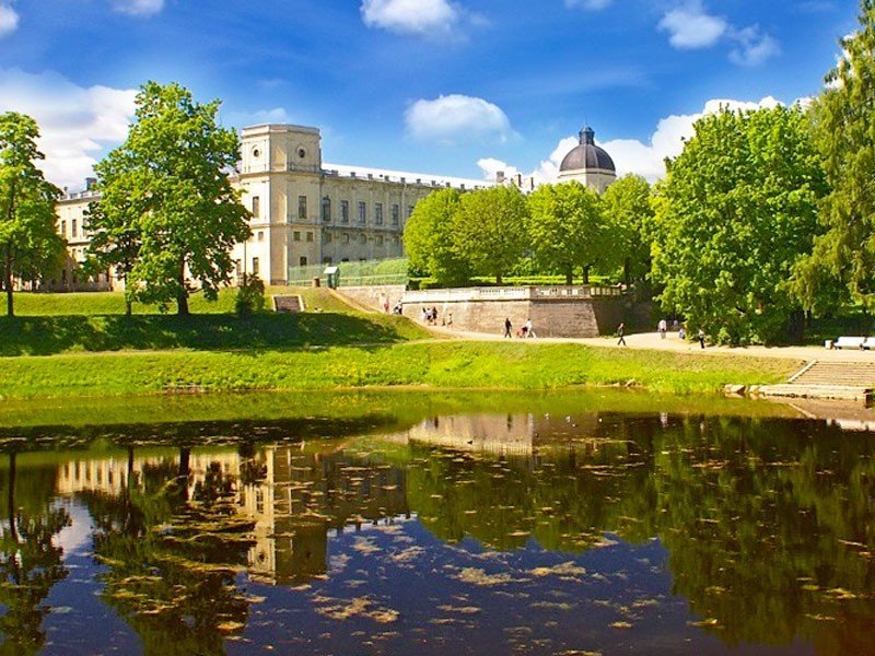 Виникнення палацово-паркового ансамблю в Гатчині відноситься до часу правління імператриці Катерини II