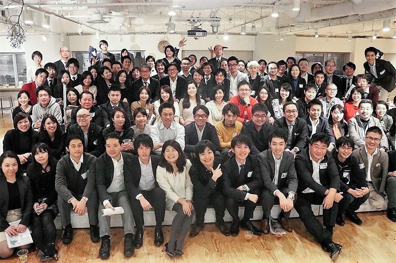 В проходила в грудні 2016 року Конференції і-презентації програми на 2017 рік Японської асоціації нового суспільства брали участь 110 представників НКО, підприємств і адміністративних органів