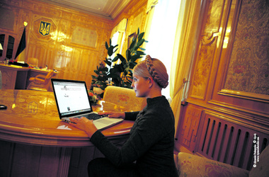 30 ноября 2012, 15:15 Переглядів:   Тимошенко другий рік поспіль очолює рейтинг найвпливовіших жінок