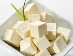 У 200 - 240 грамах тофу міститься кількість білка, порівнянне з двома яйцям (а це, майже половина денної норми споживання)