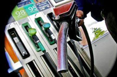 1 березня 2012, 11:46 Переглядів:   Бензин почав дорожчати