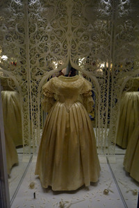 Одна з постійних виставок присвячена королеві Вікторії і називається Victoria Revealed