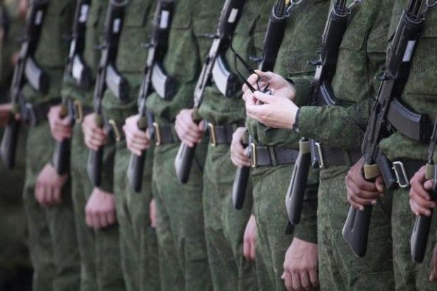 Україні слід продовжувати зміцнювати Збройні сили, вважає російський блогер і фінансист Слава Рабинович